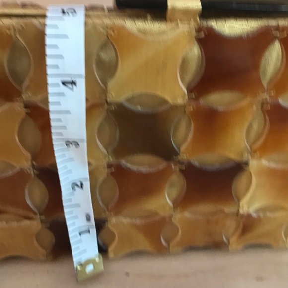 SALE💥Clutch gold fabric & amber coloured shell - Picture 3 of 5